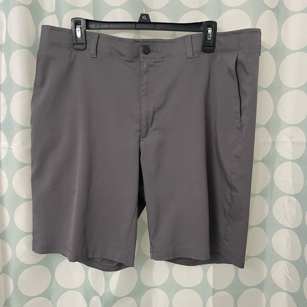 Men’s PGA Tour Gray Golf Shorts